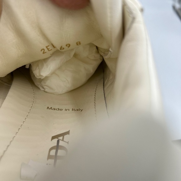 Men’s Prada triangle logo leather sneakers size 8 fits 9 US made in Italy - Picture 12 of 12